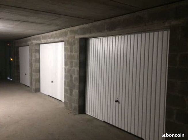 Box de garage fermé · à Les Houches · 170 €/mois