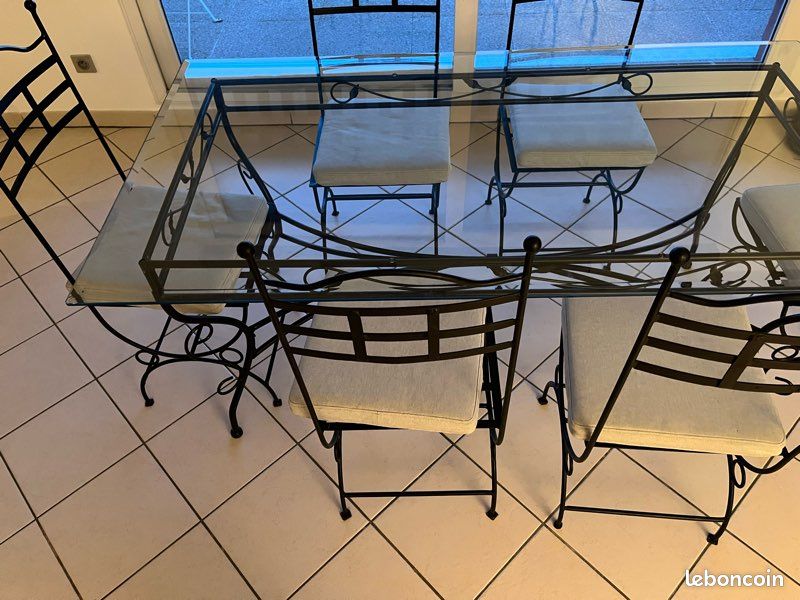Table (image 1)