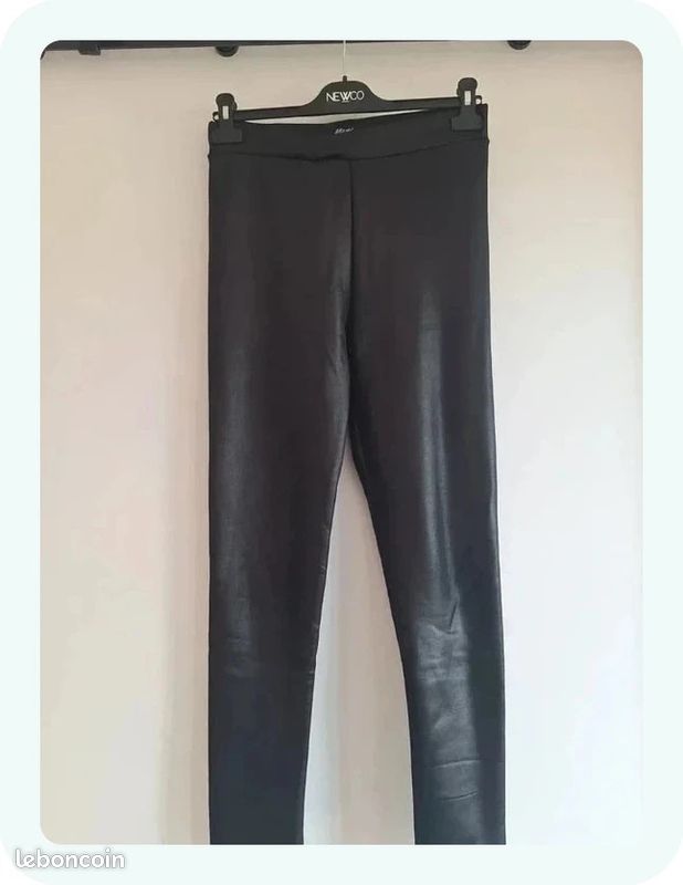 [R0029] Legging / Pantalon Simili Cuir Noir M2K Paris - Taille S/M (image 3)