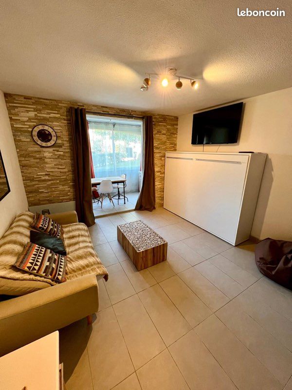 Appartement 1 pièce 28 m² · à Sanary-sur-Mer · 28 m² · 680 €