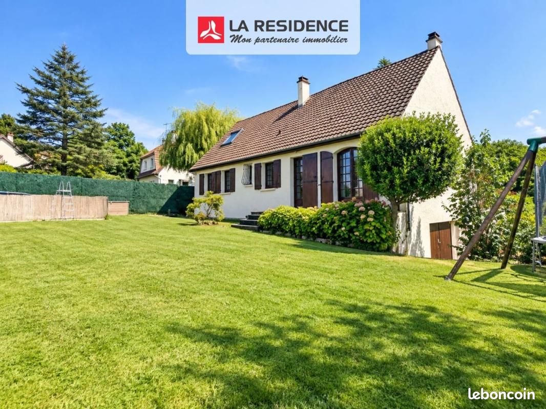 Maison 8 pièces 143 m² · à Maule · 143 m² · 475 000 €