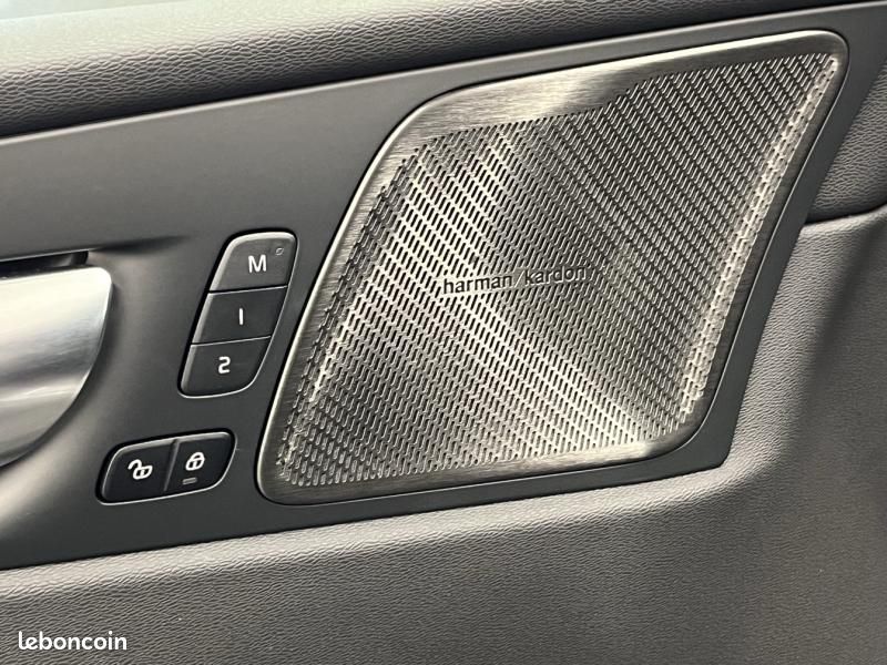 Volvo XC60 T6 Hybride Rechargeable 253 + 145ch Ultra Style Dark Geartronic 8 AWD (image 29)