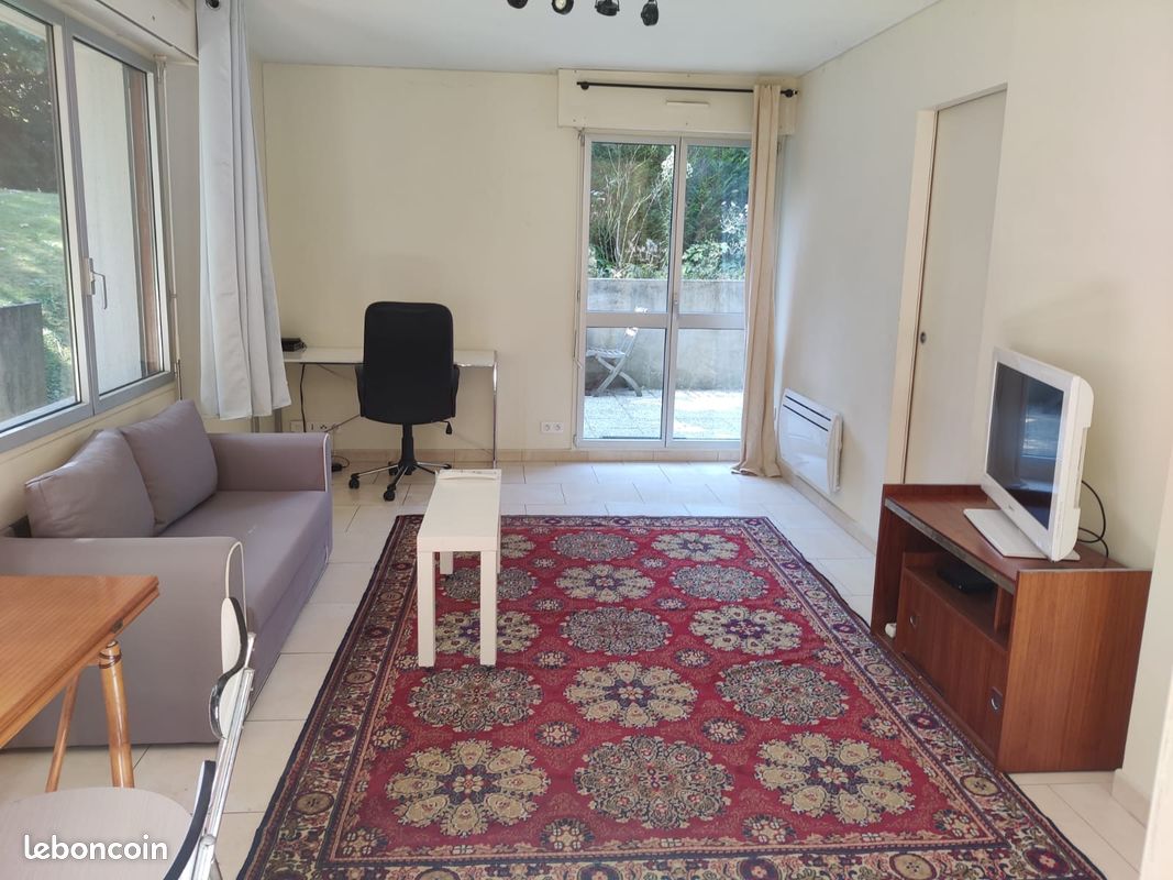 Appartement 2 pièces 39 m² · à Bures-sur-Yvette · 39 m² · 890 €