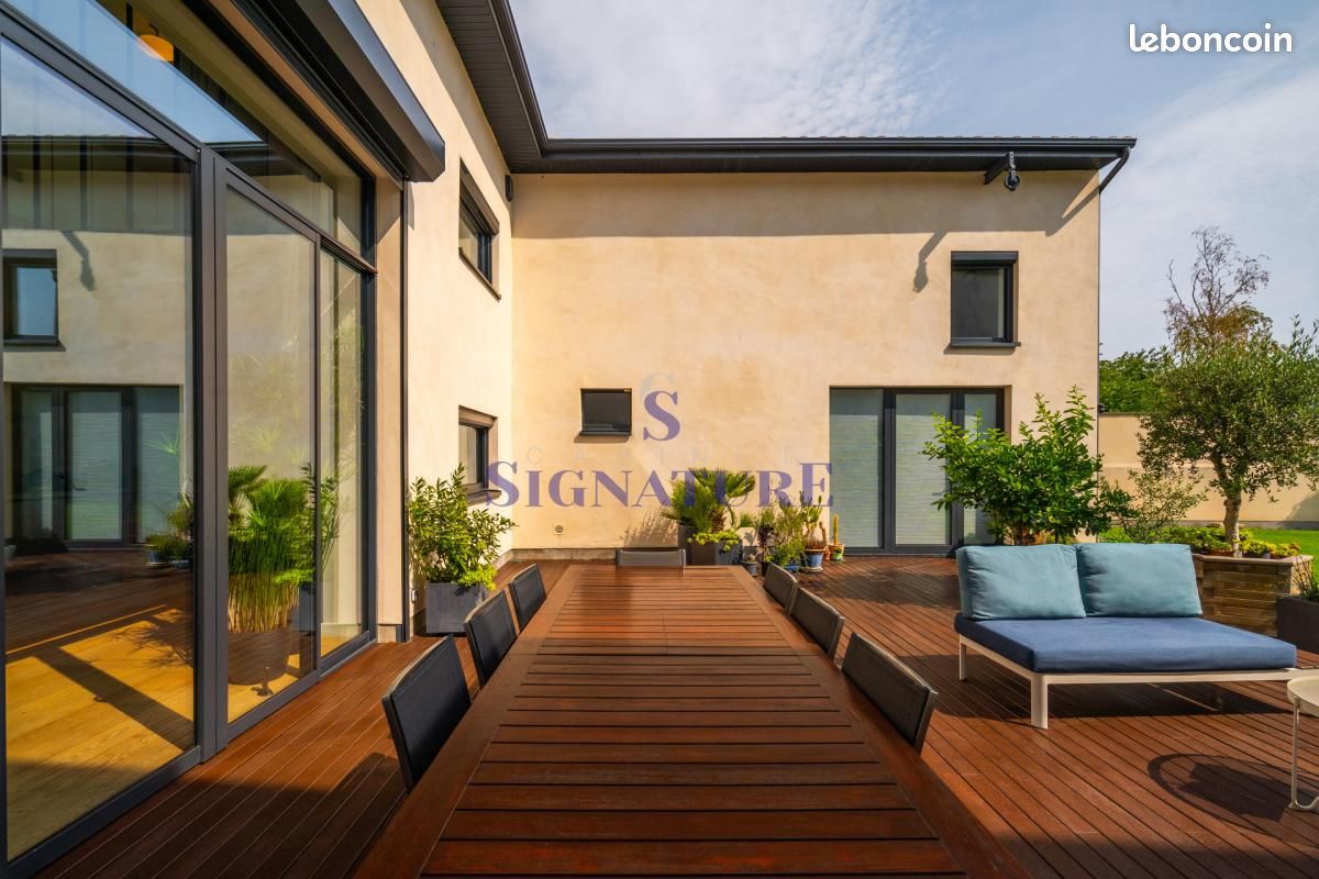 Maison 7 pièces 245 m² · à La Maxe · 245 m² · 698 000 €
