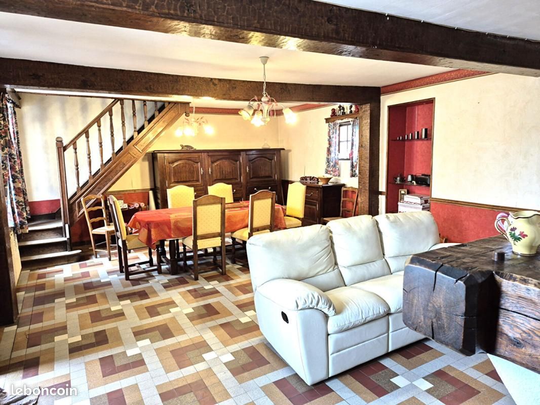 Maison 5 pièces 106 m² · à Pas-en-Artois · 106 m² · 107 000 €