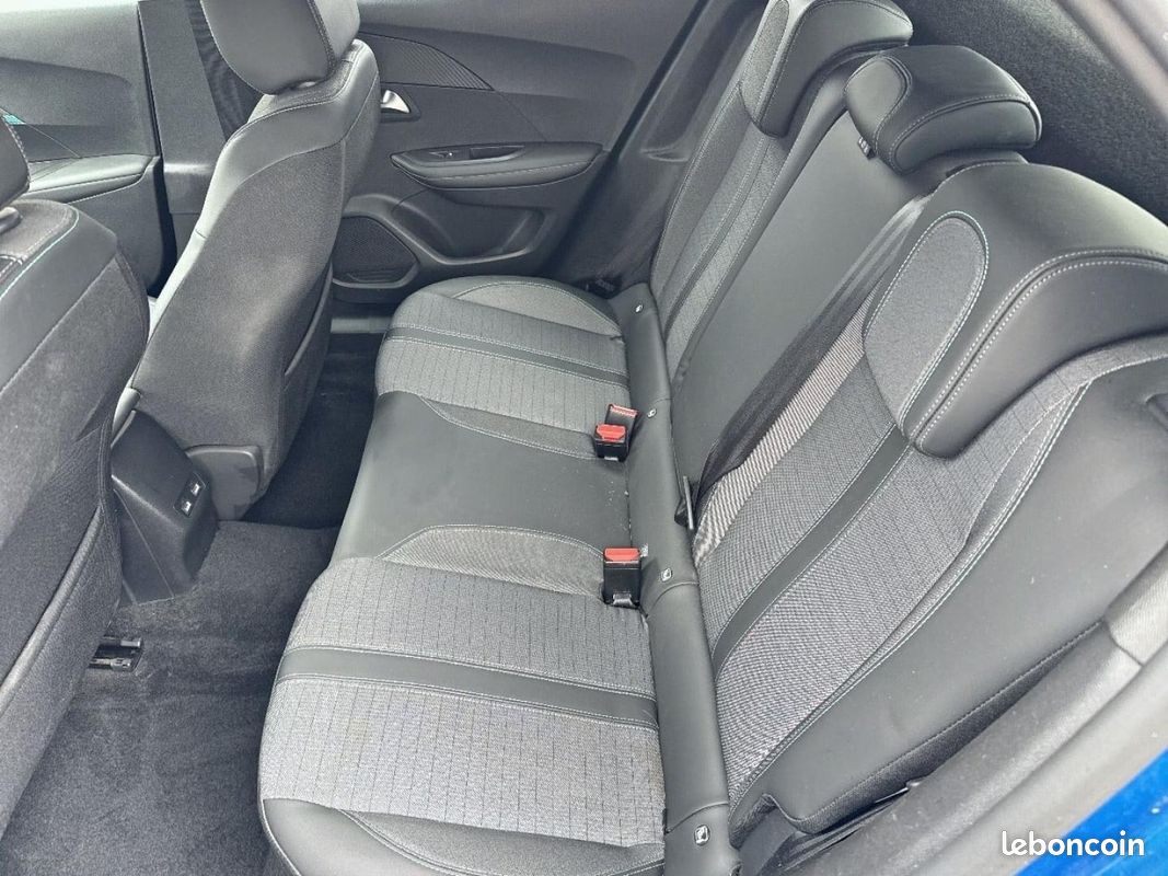 Peugeot 2008 1.2 PureTech 130ch S&S Allure Pack EAT8 (image 10)
