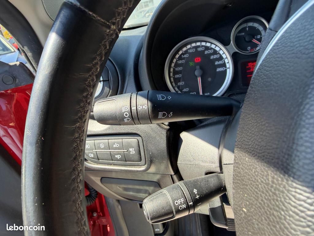 ALFA ROMEO MITO 0.9i TwinAir - 105 S&S Super clim + Radar AR (image 26)