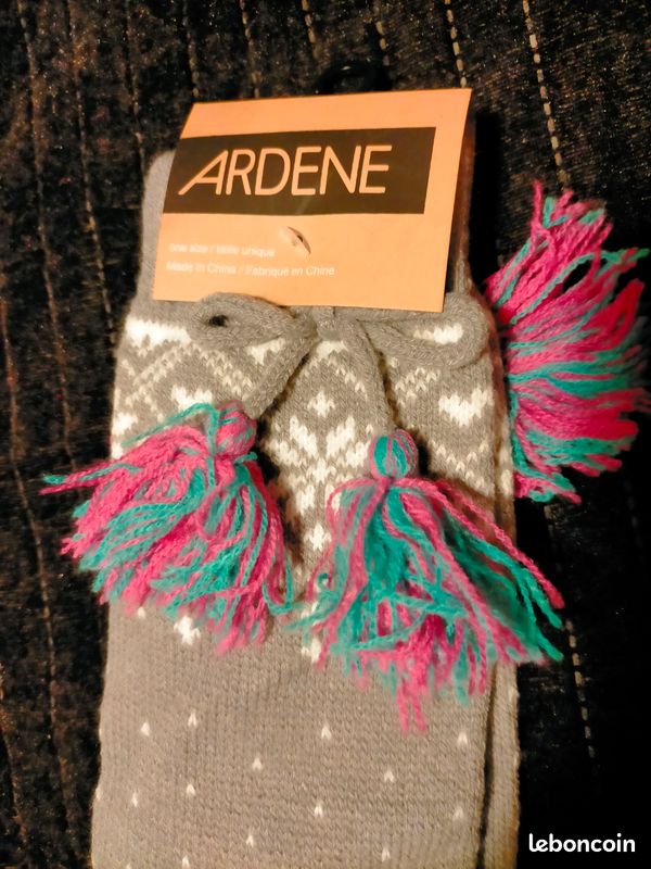 Chaussettes antidérapantes neuves (image 2)