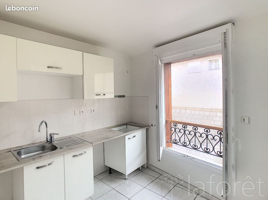 Appartement 3 pièces 59 m² · à Châlons-en-Champagne · 59 m² · 590 €/mois