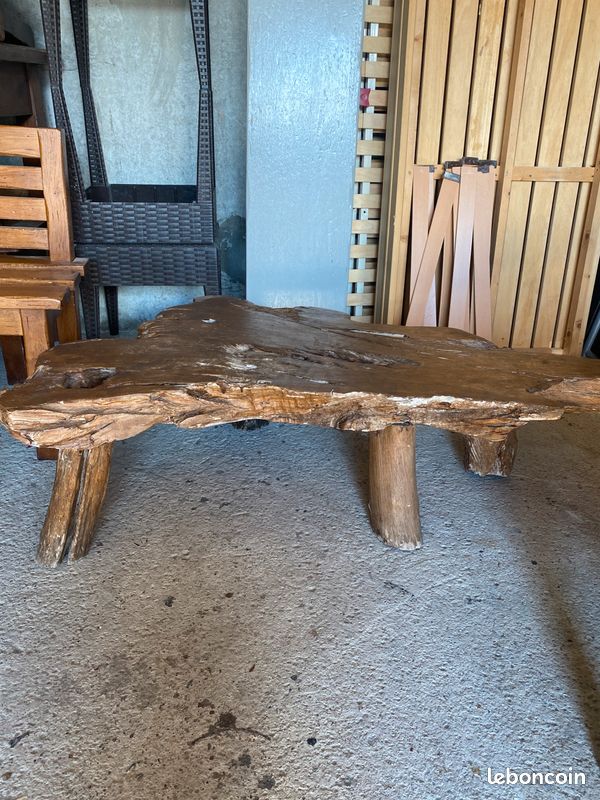 Table en bois brute (image 1)