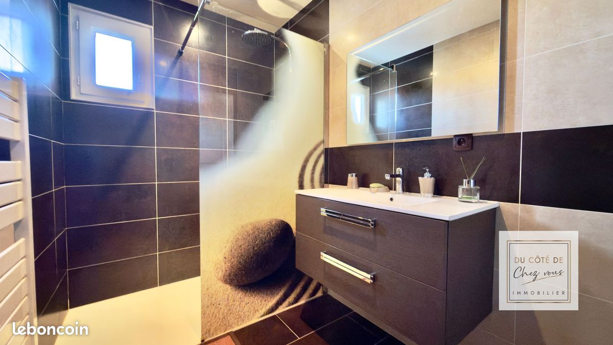 Propriété 8 pièces 260 m² (image 19)