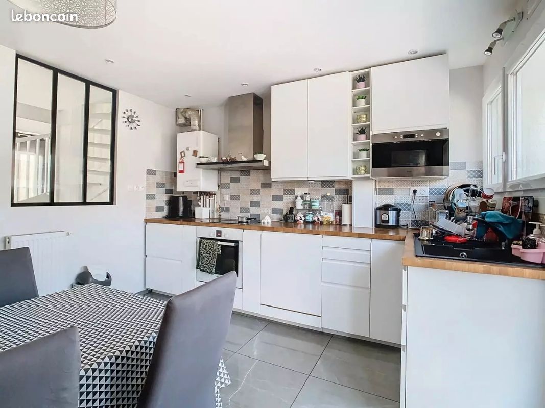 Maison 4 pièces 89 m² · à Montigny-le-Bretonneux · 89 m² · 1 800 €/mois