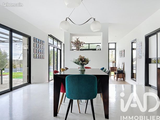 Maison 10 pièces 314 m²