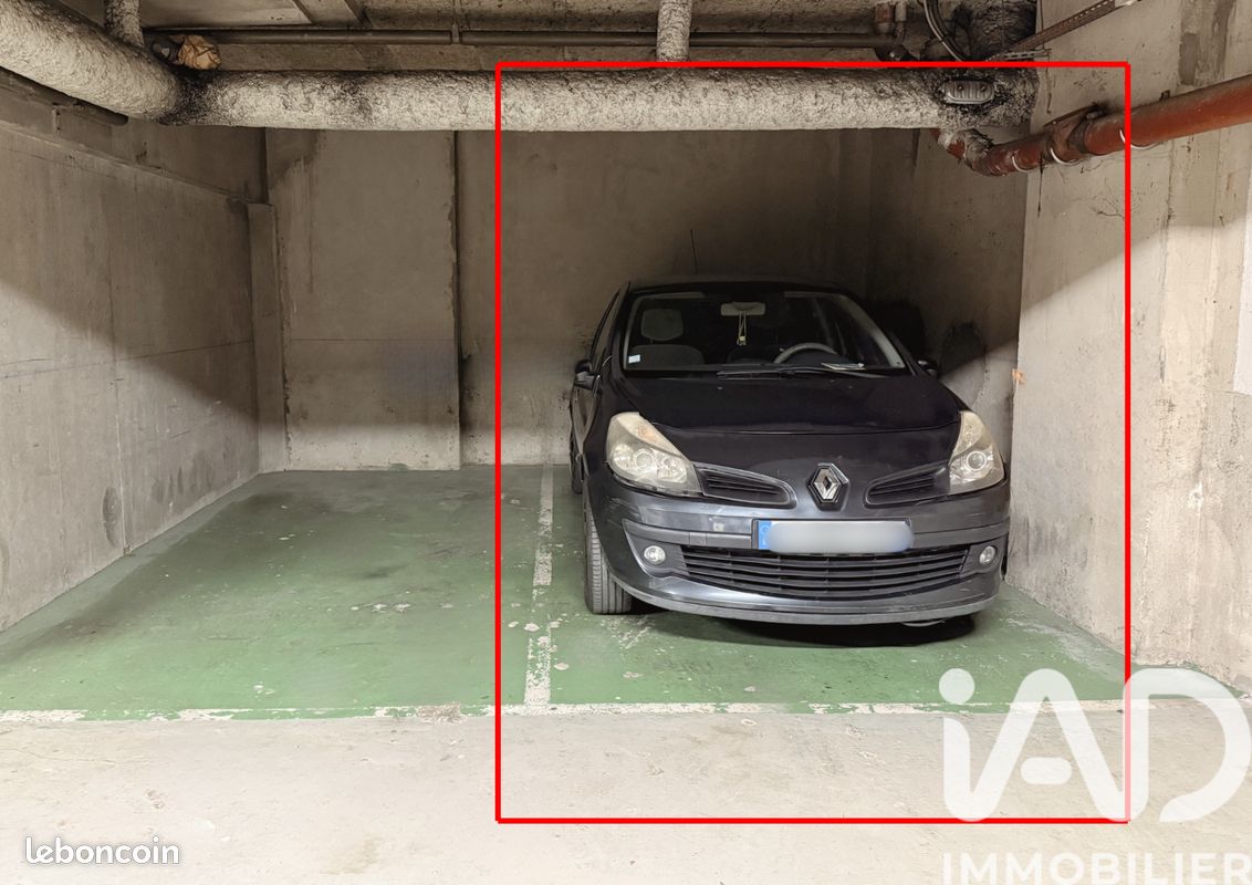 Parking/box Paris · 18 500 €
