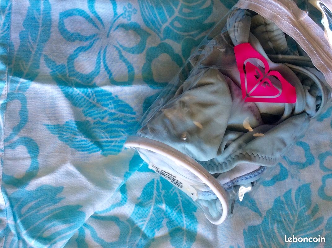 Maillot de bain 2 pièces QuikSilver Roxy + paréo (image 1)