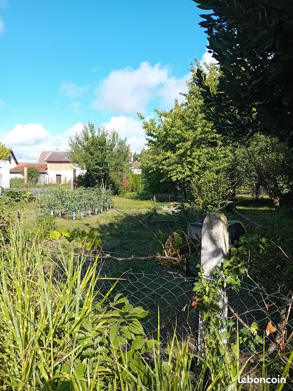 Terrain à bâtir à st Germain la ville · à Saint-Germain-la-Ville · 50 000 €