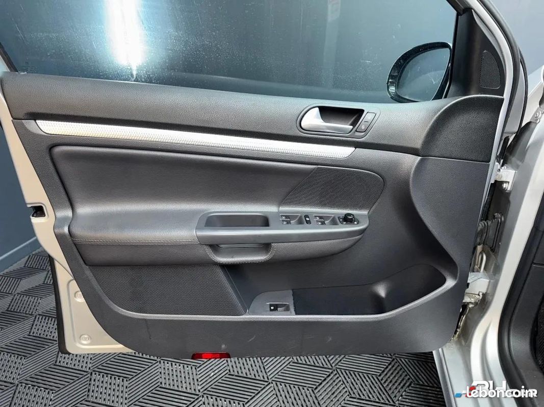 Volkswagen Golf 3.2 R32 250cv 4MOTION DSG BVA (image 10)