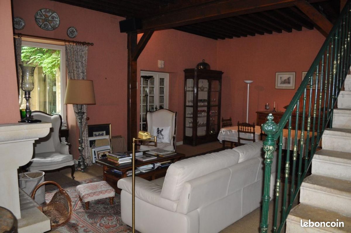Maison 8 pièces 242 m² · à Lucenay · 242 m² · 595 000 €