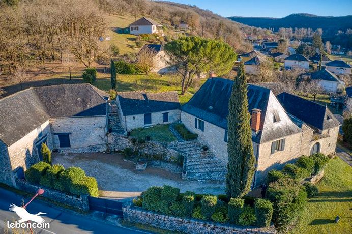 Maison 7 pièces 222 m²