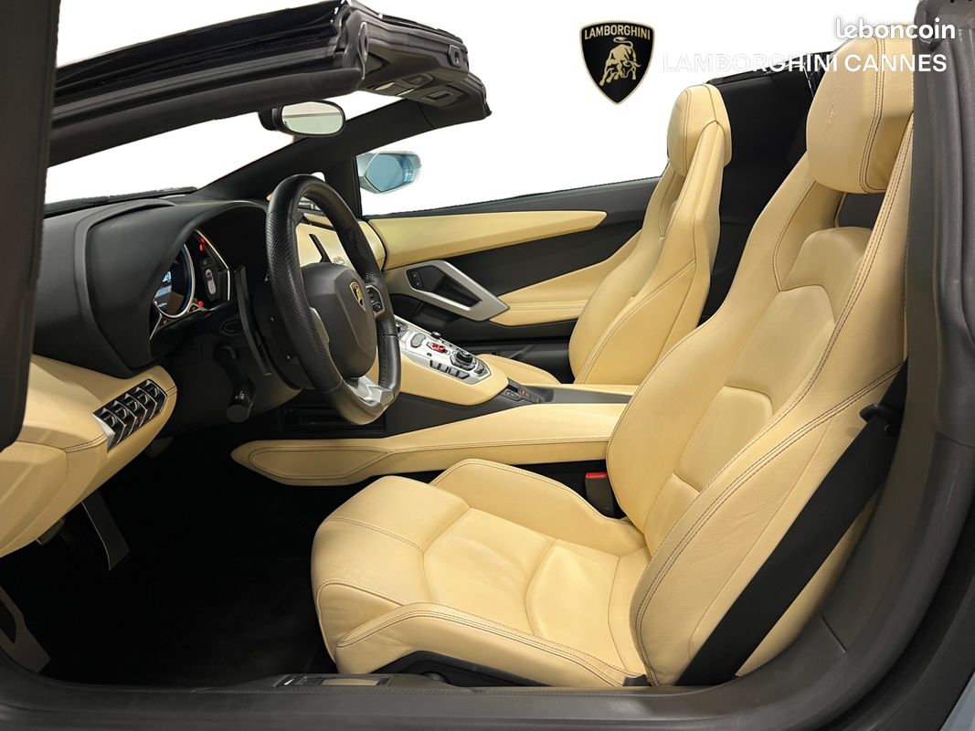 Lamborghini AVENTADOR LP 700-4 Roadster, Française, historique d'entretien 100% réseau (image 5)