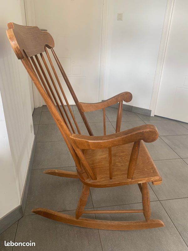 Rocking chair en bois (image 1)
