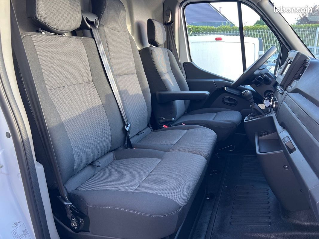 Renault MASTER III FG - DISPO F3300 L2H2 2.3 BLUE DCI 135CH GRAND CONFORT EURO6 (image 21)