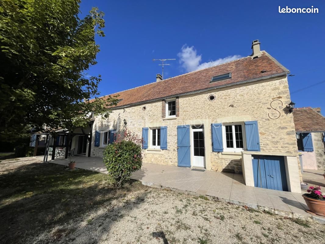 Maison 8 pièces 222 m² · à Égreville · 222 m² · 338 000 €