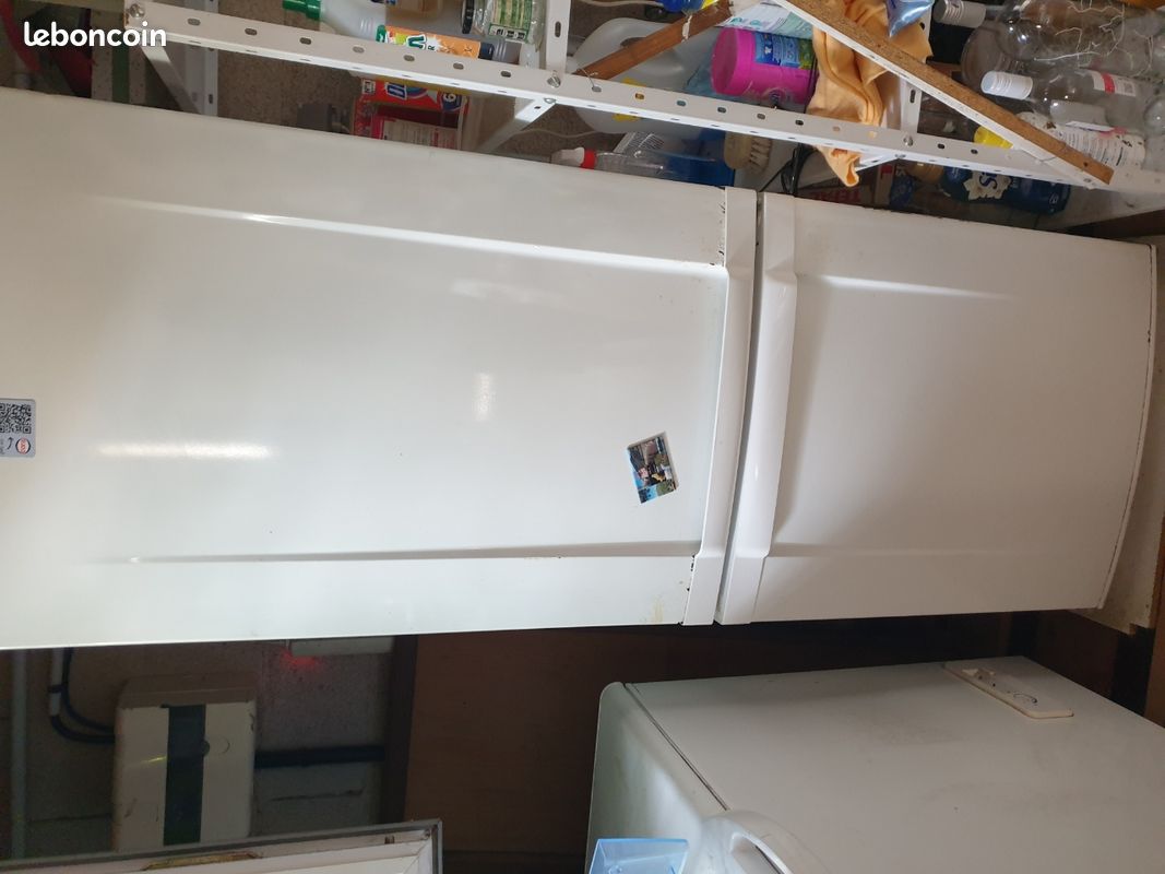 Combiné frigo congélateur (image 1)