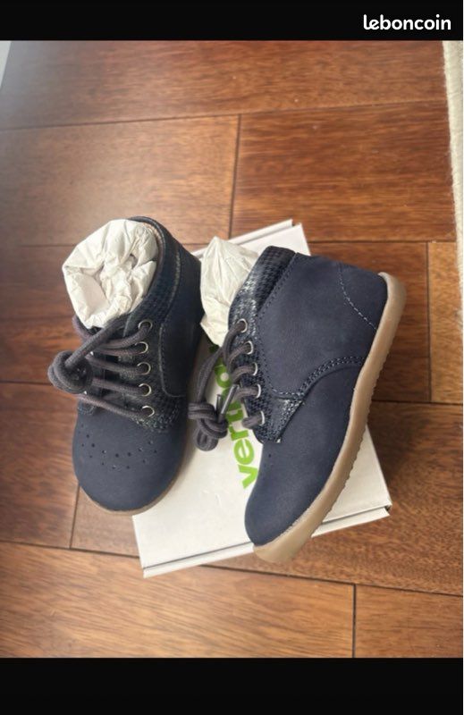 Chaussures neuves enfants T22 VERTBAUDET (image 1)
