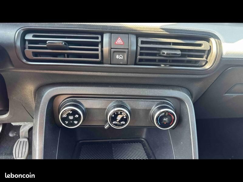 Citroen C3 1.2 Turbo 100ch YOU (image 13)