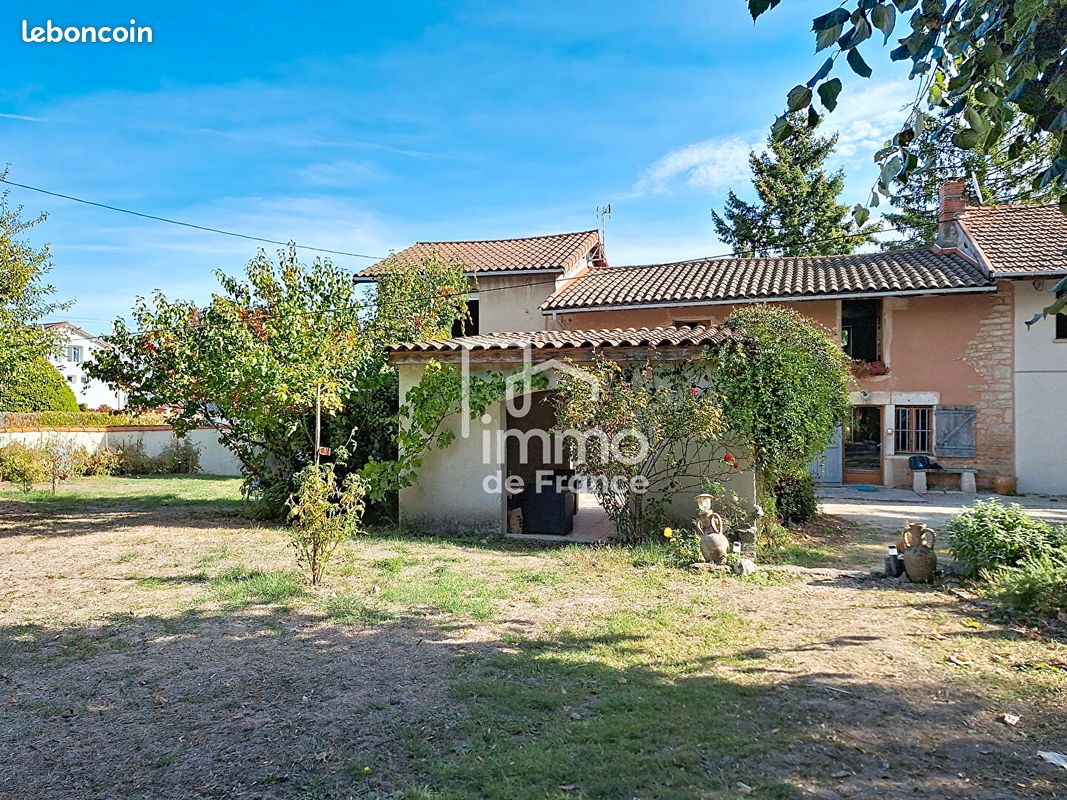 Maison 7 pièces 248 m² · à Bourg-en-Bresse · 248 m² · 419 000 €