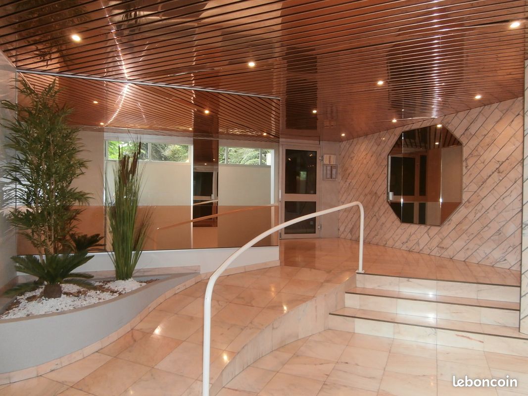 Suite désistement - EVIAN - Beau F2 - proche des THERMES dispo 12.9 au 03.10 (image 2)