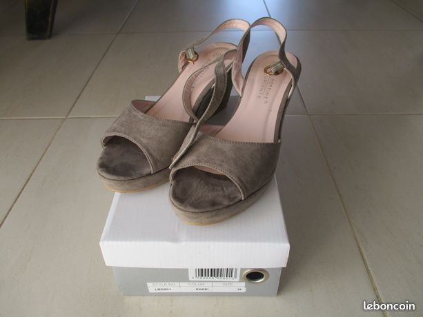 Chaussures d'été à talons compensés / P 39 (image 3)