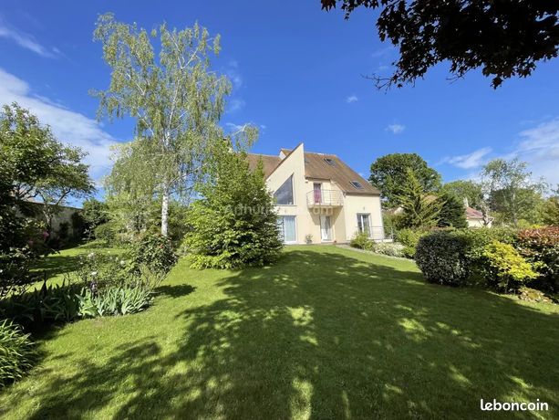 Maison 8 pièces 210 m²