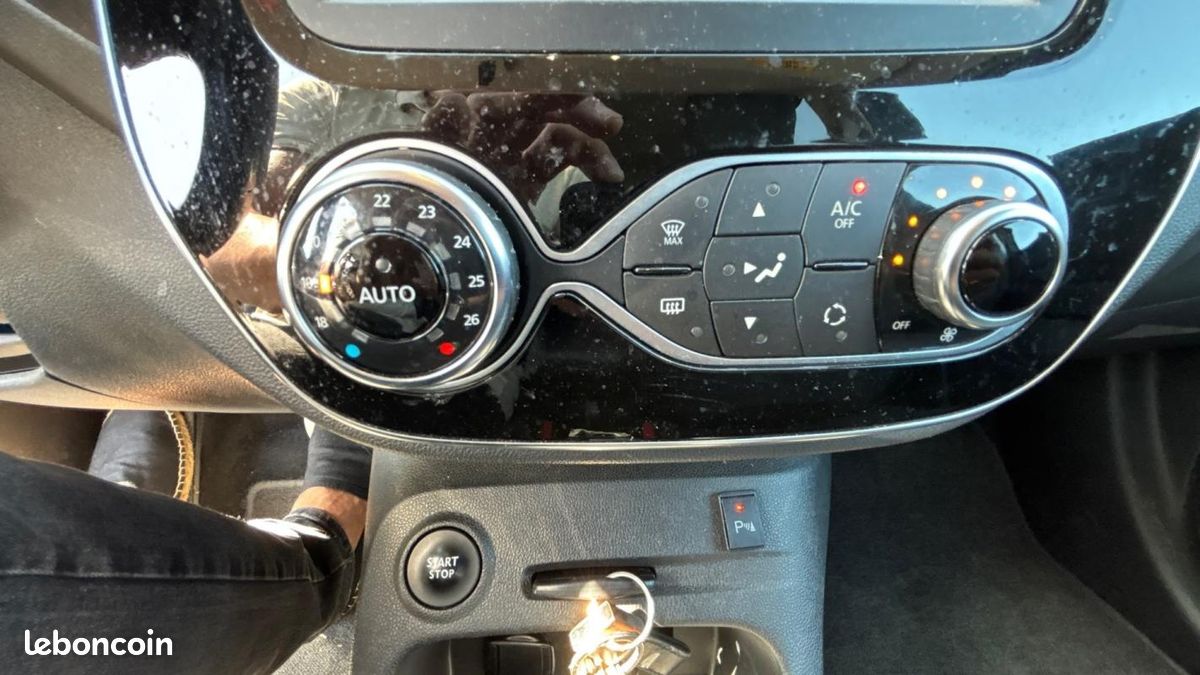 Renault Captur TCe 150 FAP EDC Intens (image 23)