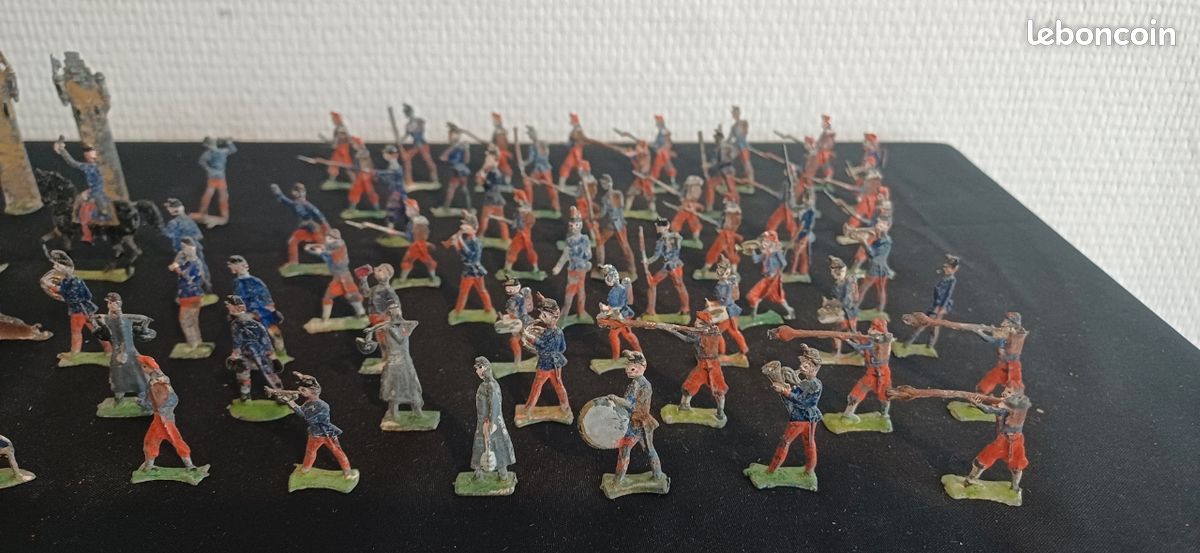 Lot De 3 Figurines En Étain Peint - Cavaliers - Soldats De Collection