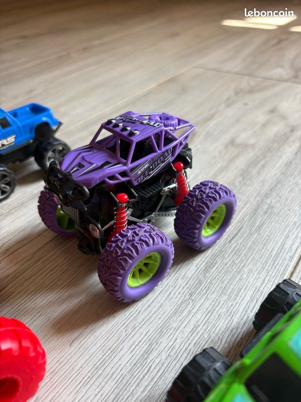 Lot véhicules 4x4 monster trucks hot wheel et autres (image 14)