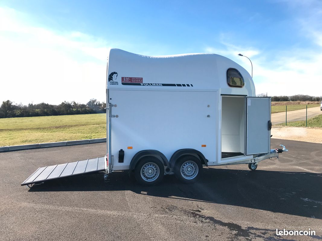 Van Cheval Liberté 1,5 place Gold One White Line Plancher Alu