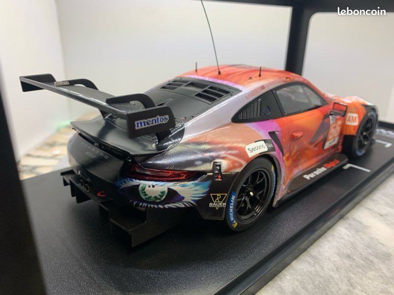 Porsche 911 RSR N°56 Des 24H Du Mans 2019 - Miniature IXOMODELS 1/18