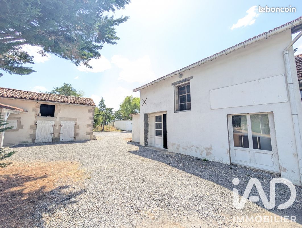 Maison 3 pièces 200 m² · à Sillars · 200 m² · 74 000 €
