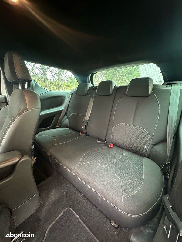 DS3 1.6 e-HDi 90ch AIRDREAM SO-CHIC révision/embrayage/distribution OK (image 5)