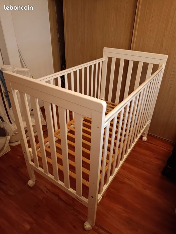 Lit à barreaux bébé (image 1)