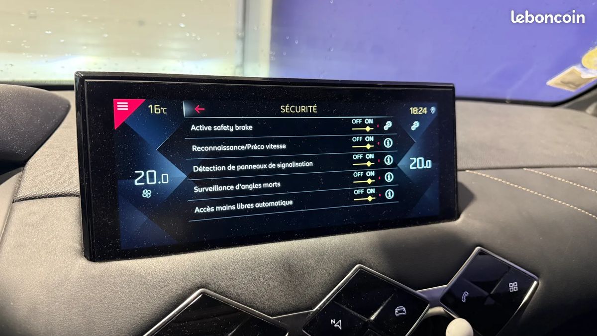 DS DS 3 Crossback BlueHDi 130ch Rivoli Automatique - Apple CarPlay - Caméras 360 - Feux LED - Cuir - Chaîne arbre à cames OK - Suivi complet constructeur - Son Focal - Régulateur adaptatif (image 30)
