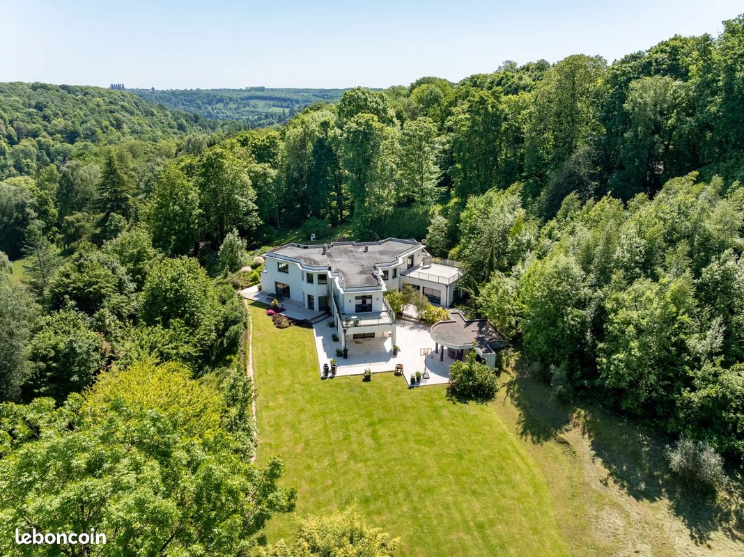 Maison 10 pièces 468 m² · à Bihorel · 468 m² · 1 195 000 €