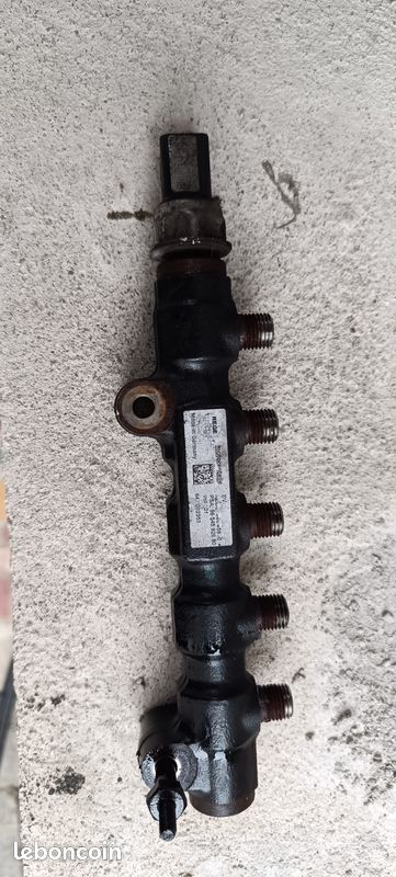 BARRE RAMPE INJECTEUR PEUGEOT 207 CITROEN C4 1.6 HDI - Réf : 9654592680