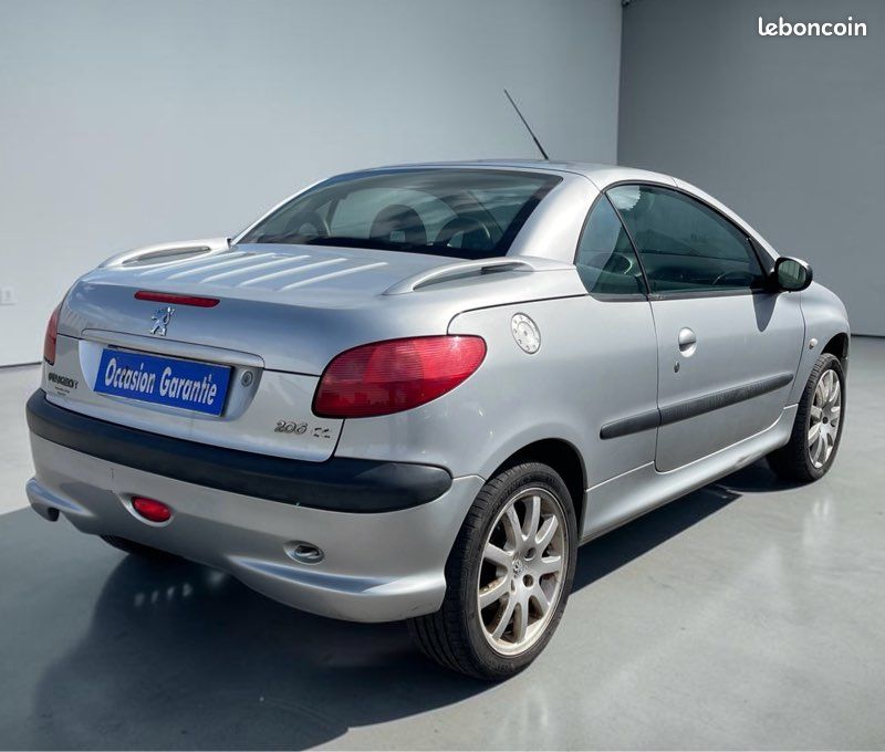Peugeot 206 cc 1.6i 110cv / Embrayage neuf / Réviser / Garantie / kit distribution ok / Ct ok / (image 2)