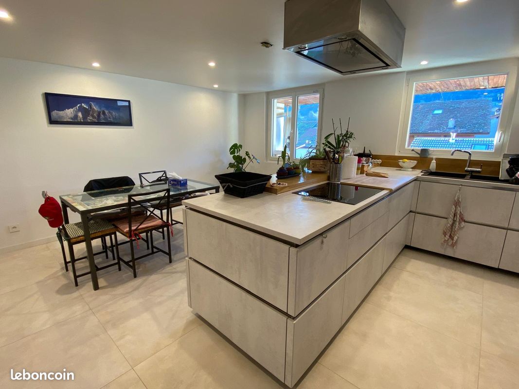 Appartement 4 pièces 90 m² · à Bons-en-Chablais · 90 m² · 327 000 €