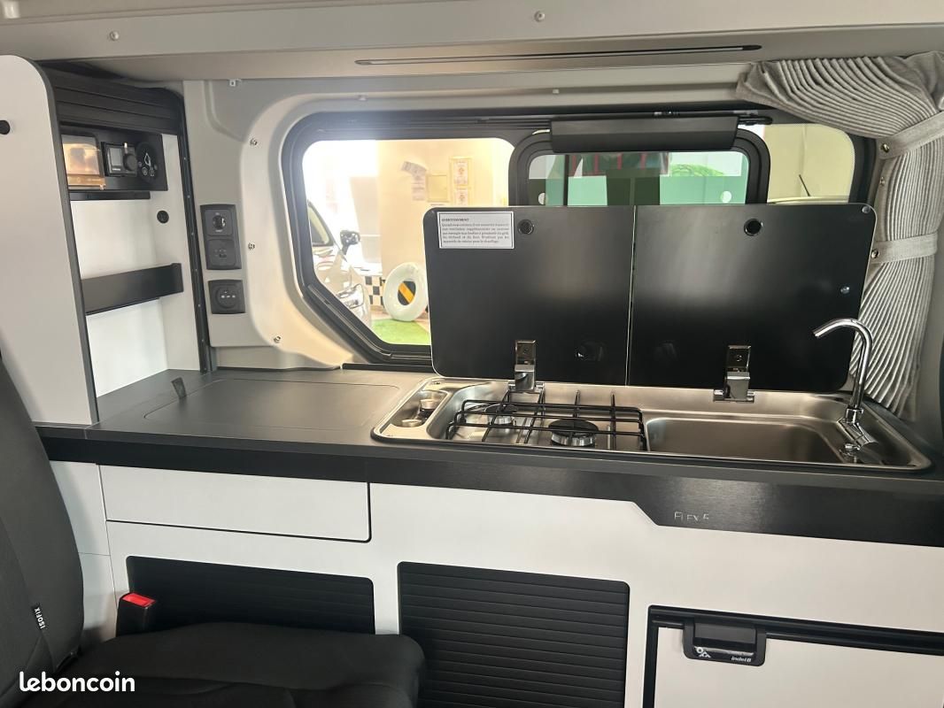 Renault Trafic FLEX 5 ANTILOPE VAN L1H1 CONFORT + BLUEDCI 150 AMENAGE PLACES 4 COUCHAGES (image 8)