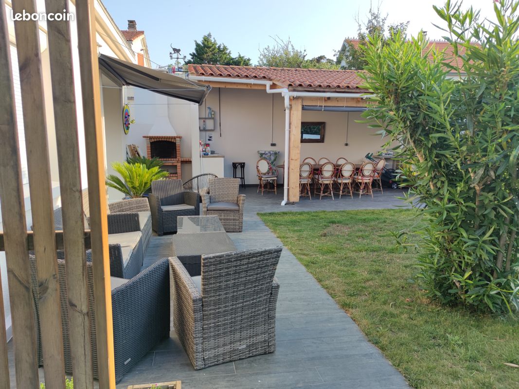 A 100 m de la plage, très jolie maisonnette avec préau et jardin (image 1)