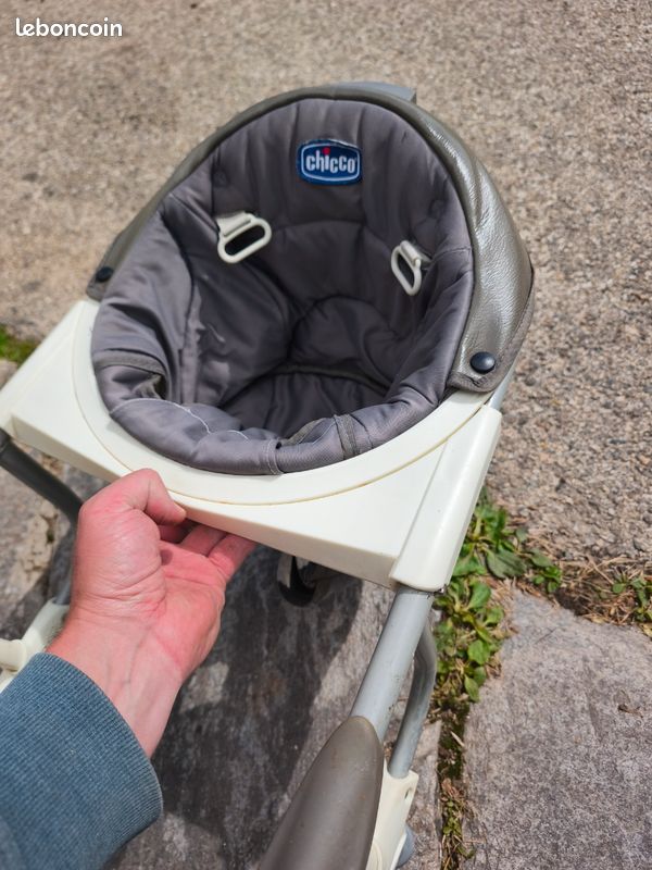 Chaise bebe pivotant (image 2)